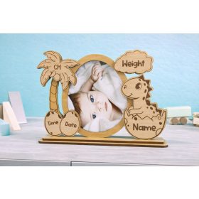   Egyedileg gravírozott fotótartó keret -Dínó– újszülött fotókhoz